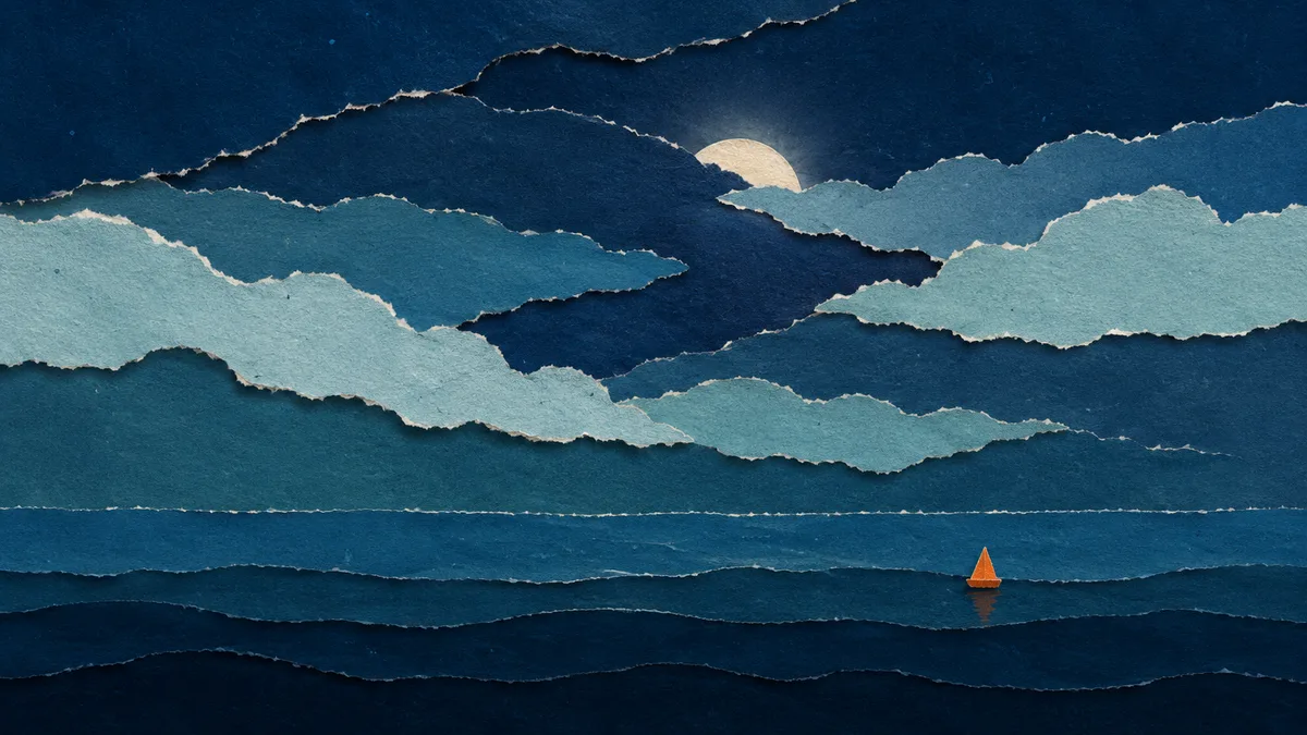 Illustrazione papercut di nuvole di carta strappata che coprono una luna piena sopra un mare scuro a fasce